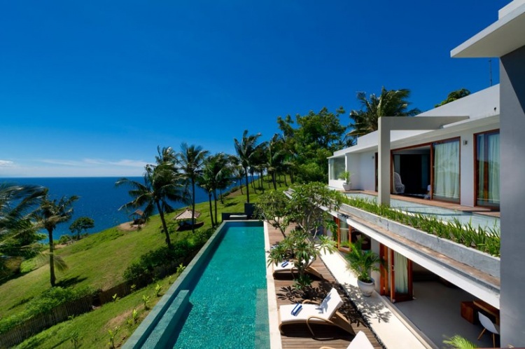 Malibu Villa Photo