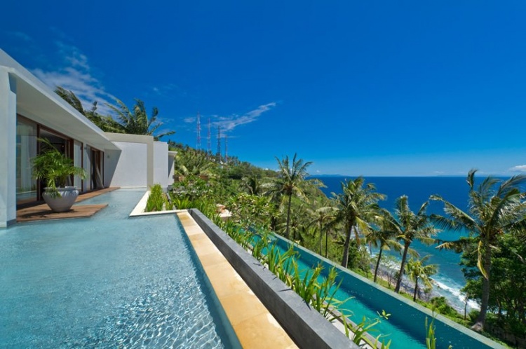 Malibu Villa Photo