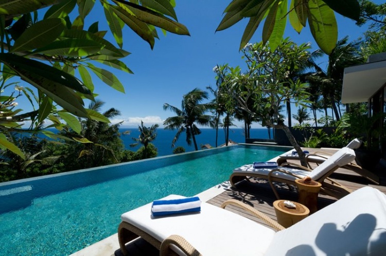 Malibu Villa Photo