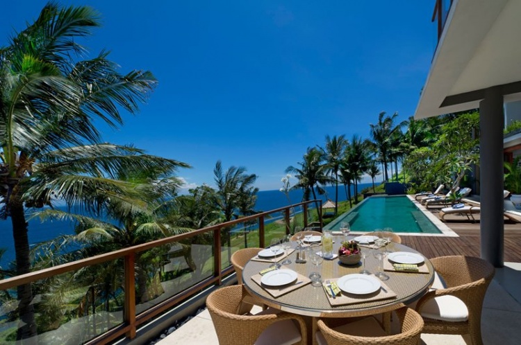Malibu Villa Photo