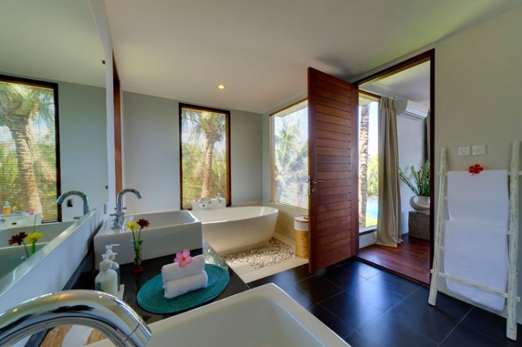 Malibu Villa Photo