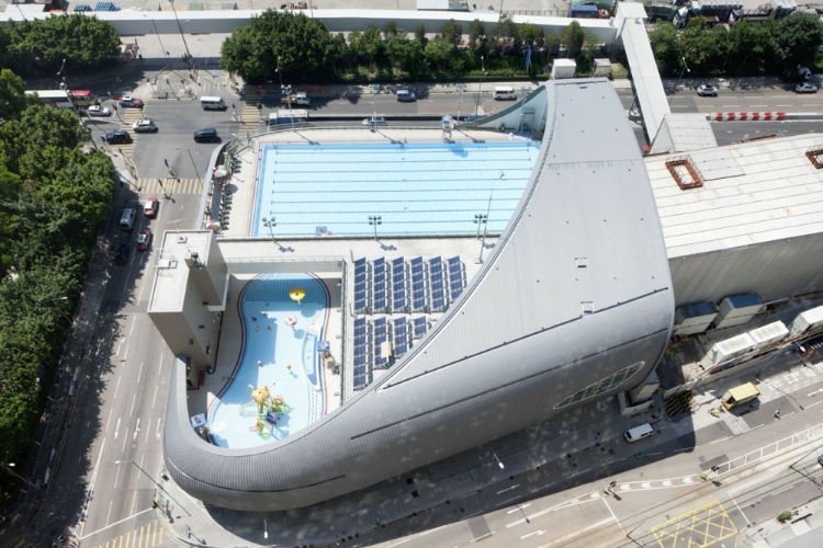 swimming pool