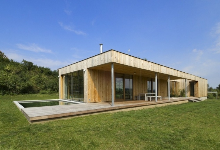 Modern Weekend House in Buš