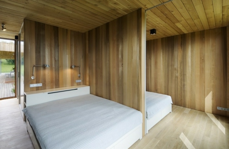 Modern Weekend House in Buš