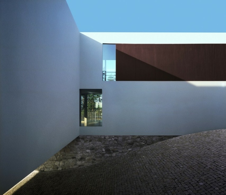 aatrial house design