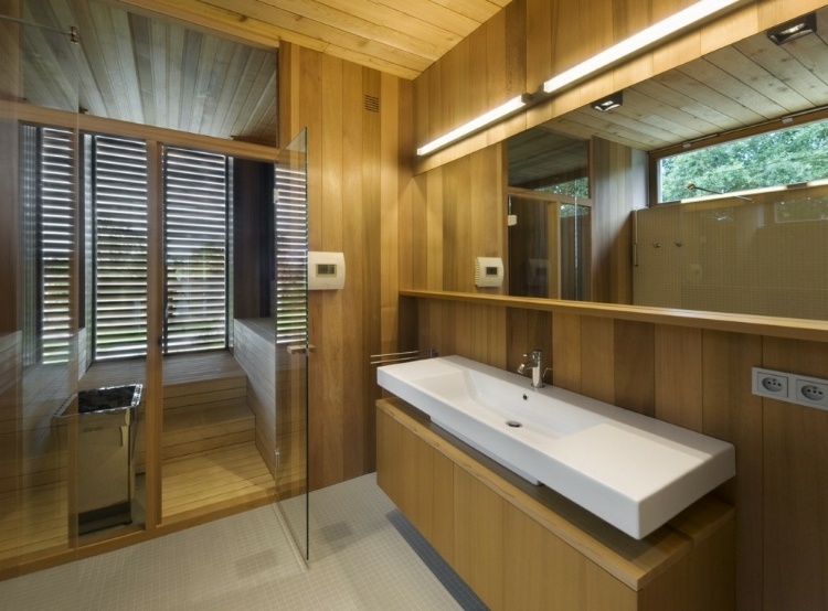 Modern Weekend House in Buš