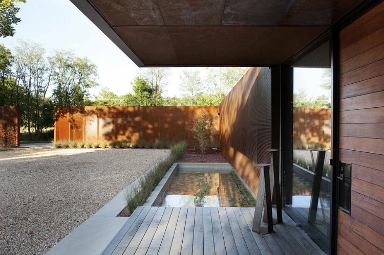 Heavy metal house design