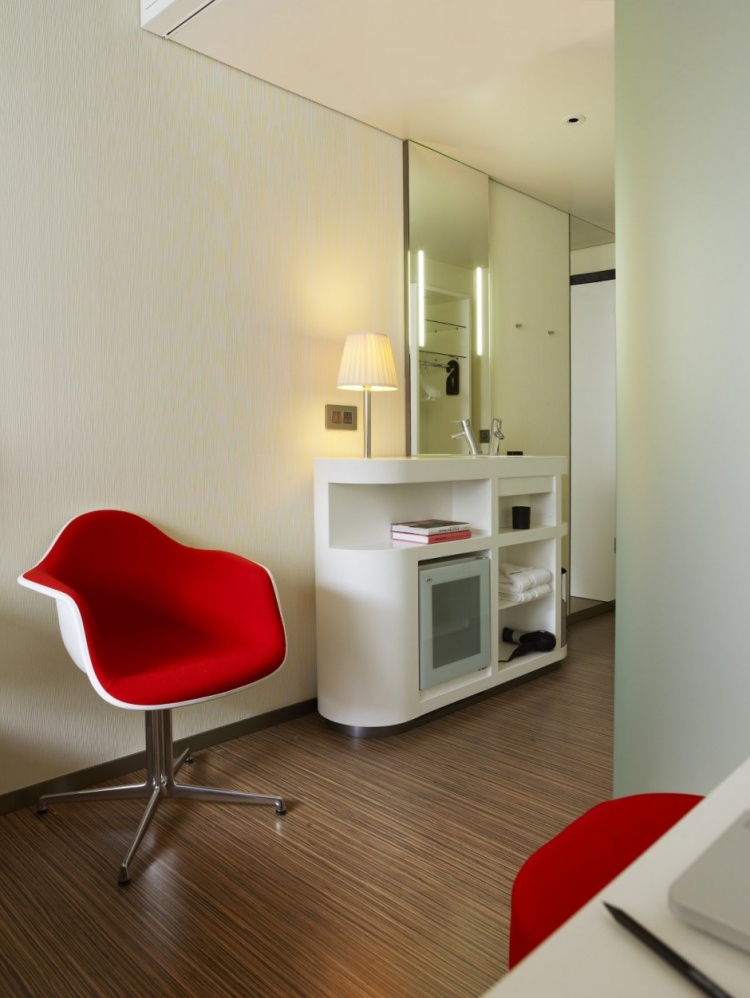 citizenM bank interior