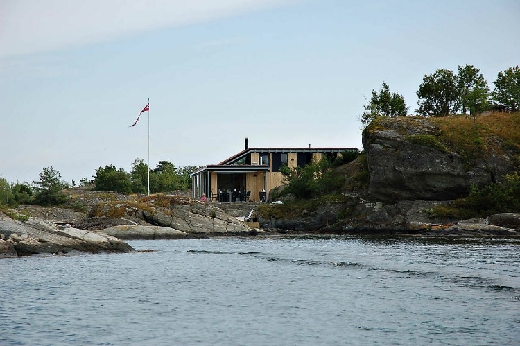 Summer House Skatoy