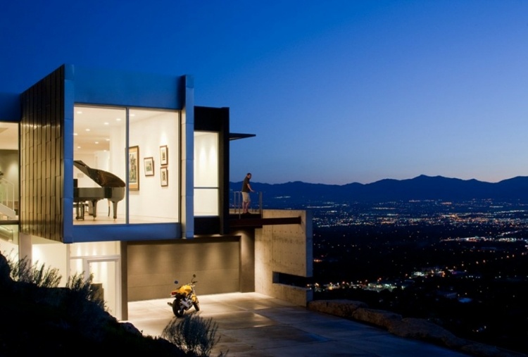 H-House by Axis Architects