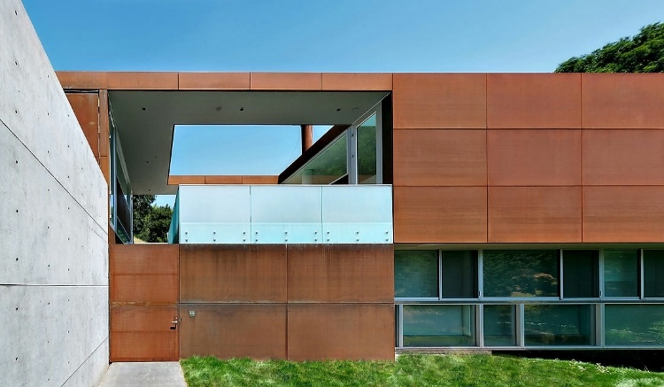 Bridge House by Stanley Saitowitz