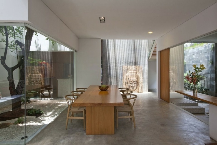 M11 House