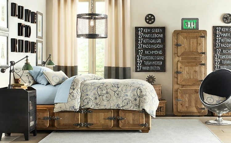 Traditional Boys Bedroom