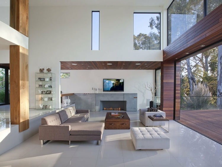 1060 Woodland Drive house