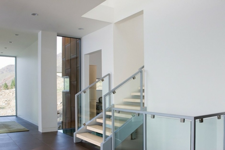 H-House by Axis Architects