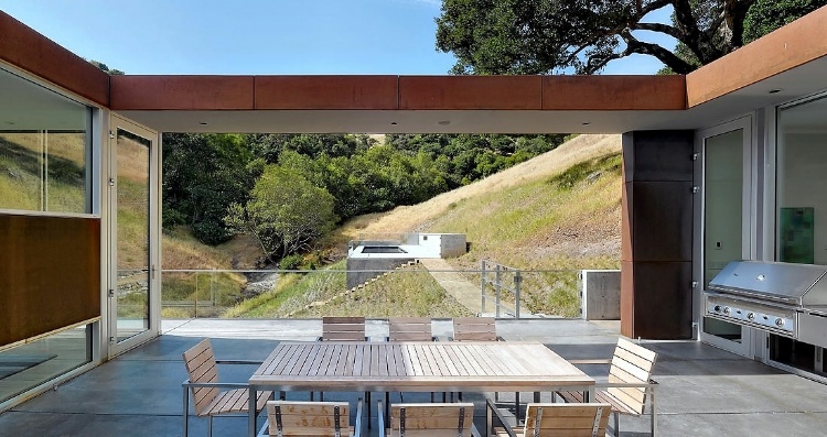 Bridge House by Stanley Saitowitz
