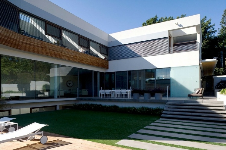 Raanana 2 House