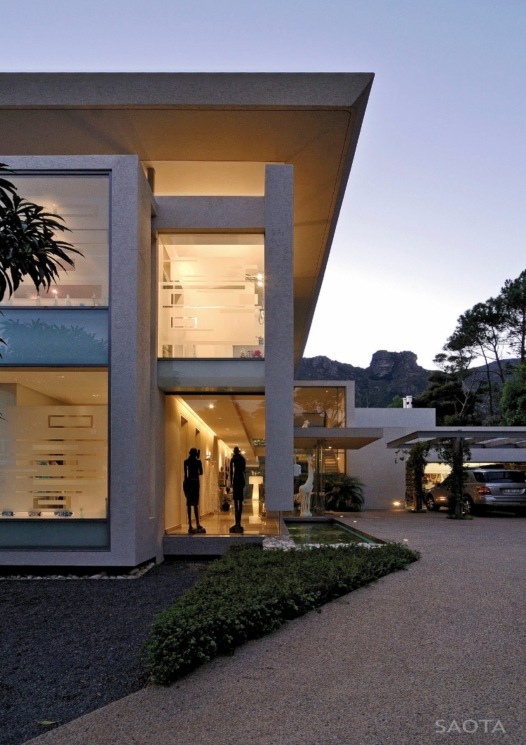 Montrose House