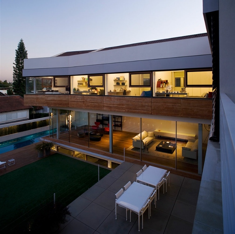 Raanana 2 House