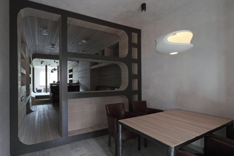 Oak Tube Apartment