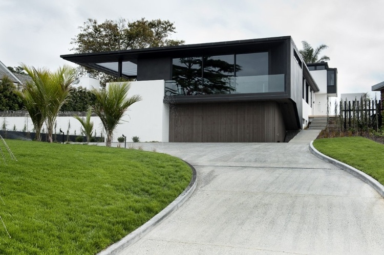Lucerne house by Daniel Marshall Architects