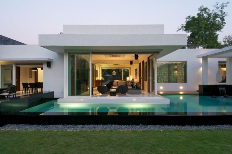 N P House