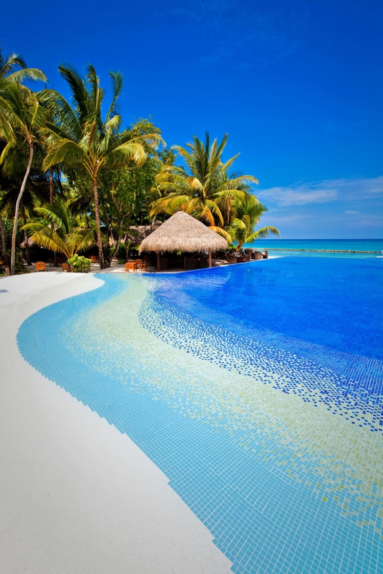 Kuramathi Resort