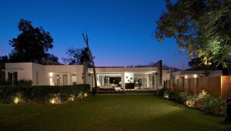 N P House