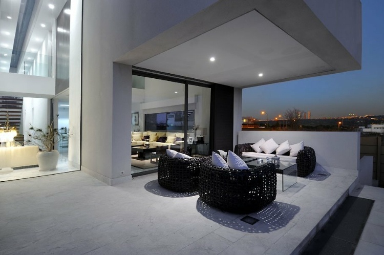 Camarines House