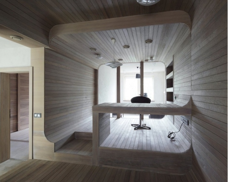 Oak Tube Apartment