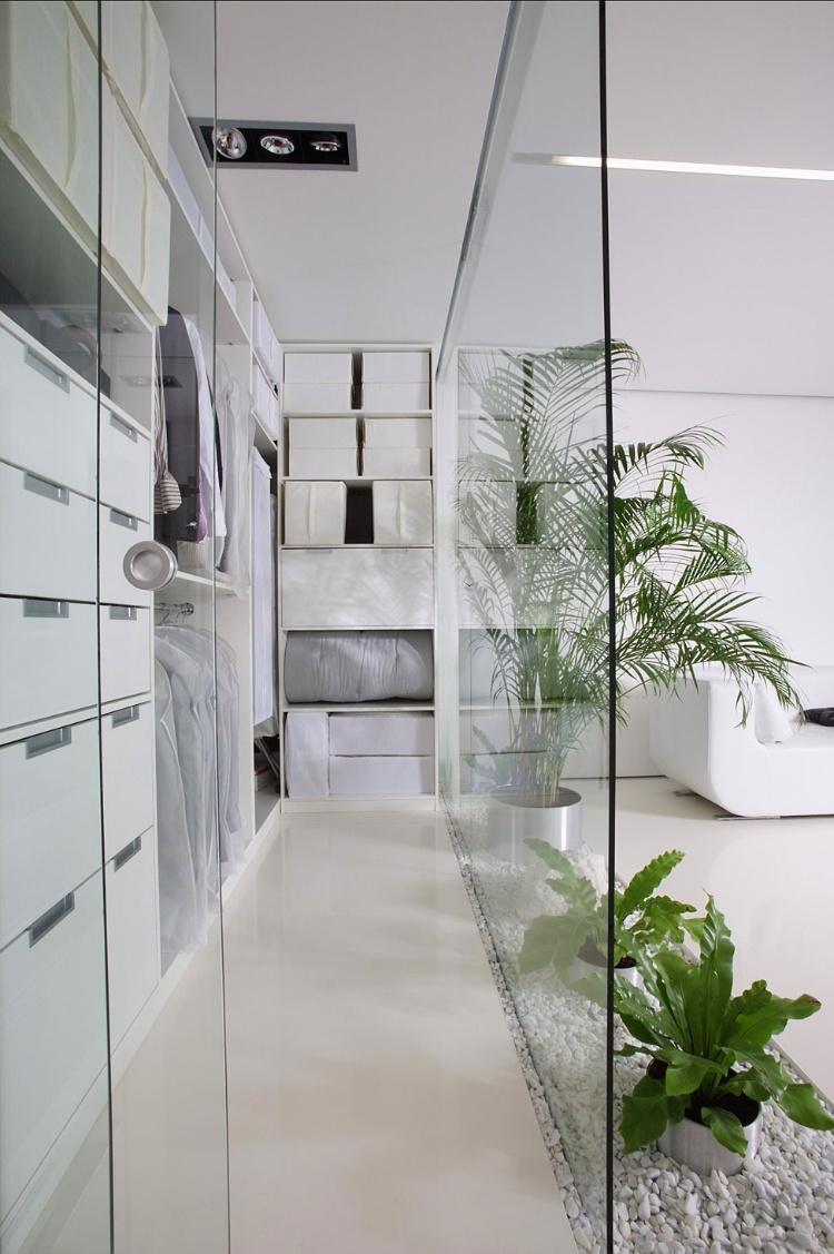 White Cube Apartment Interior Design
