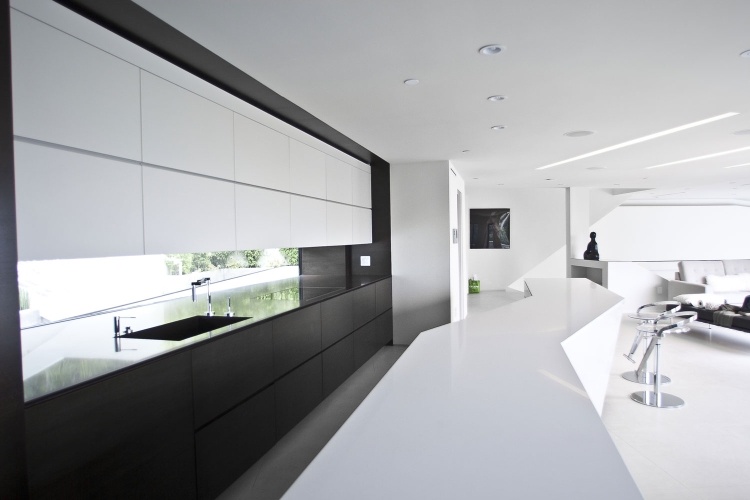 MUL:7691 by VOID Inc.