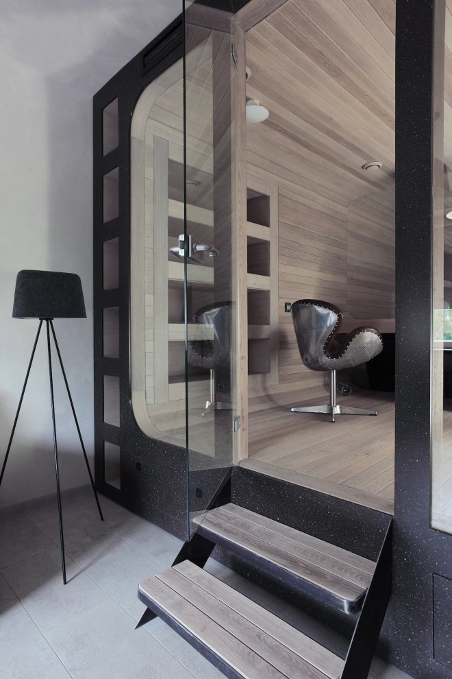 Oak Tube Apartment