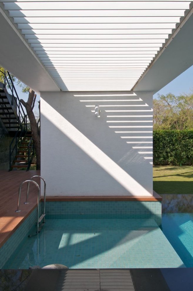 N P House