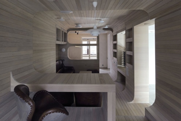 Oak Tube Apartment