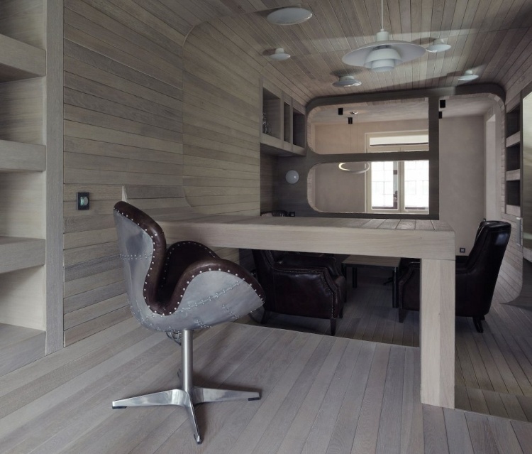 Oak Tube Apartment