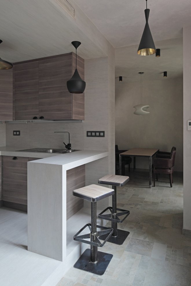Oak Tube Apartment