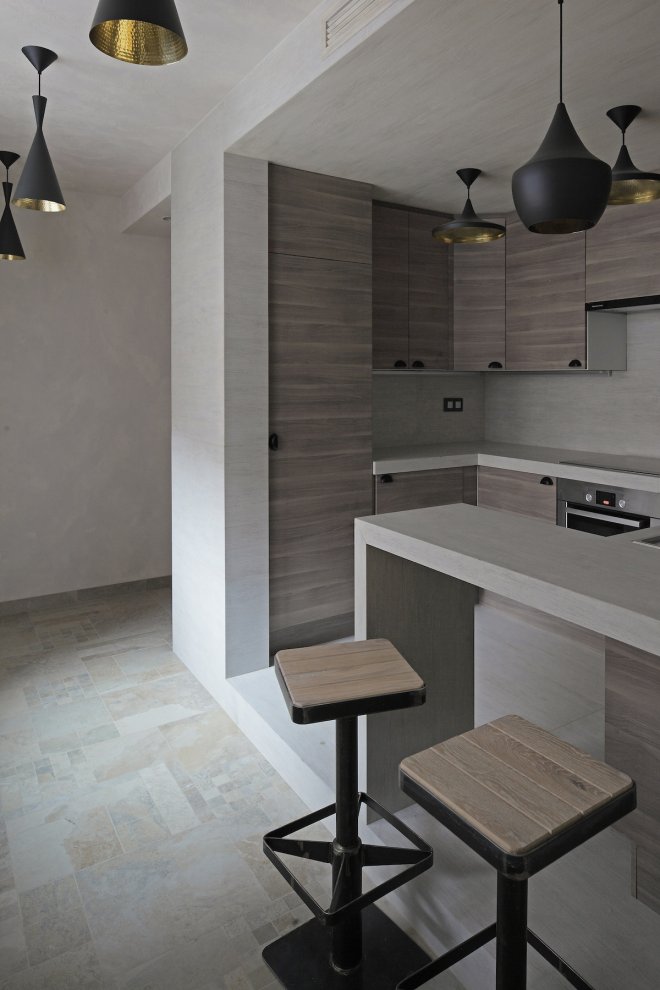 Oak Tube Apartment