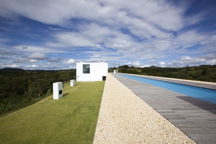 Contemporary Home by Shinichi Ogawa & Associates
