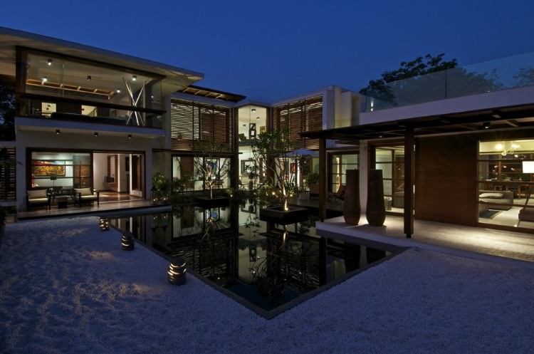 Courtyard House by Hiren Patel Architects Courtyard House by Hiren Patel Architects - 3