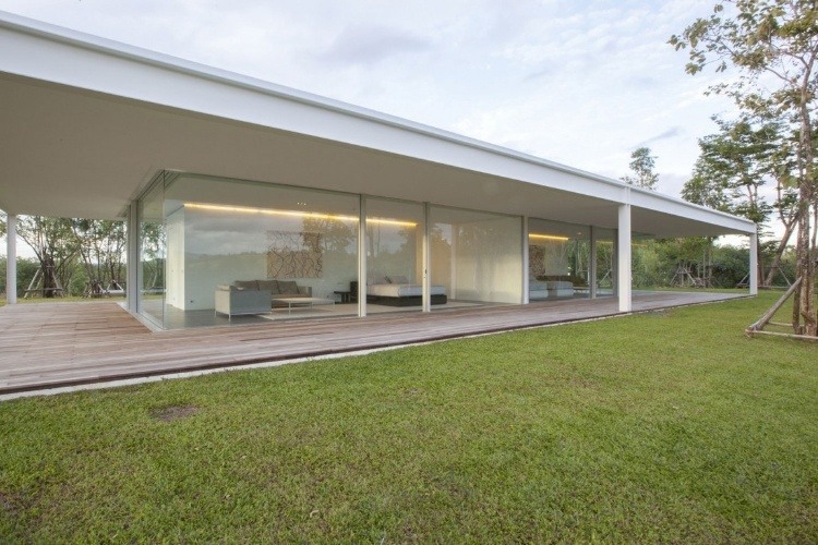 Contemporary Home by Shinichi Ogawa & Associates