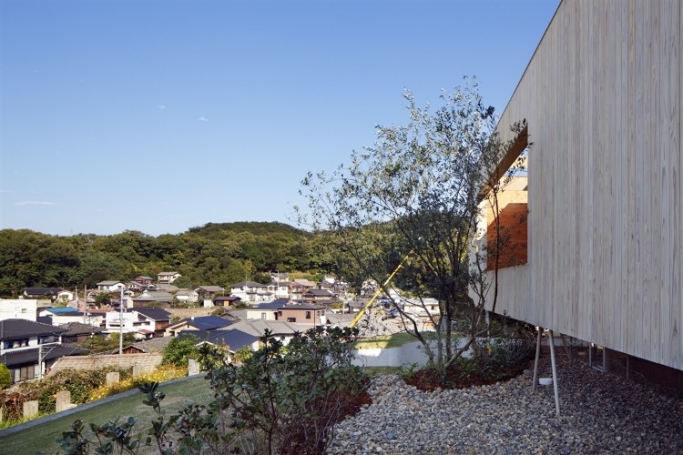 The Pit House by UID Architects & Associates