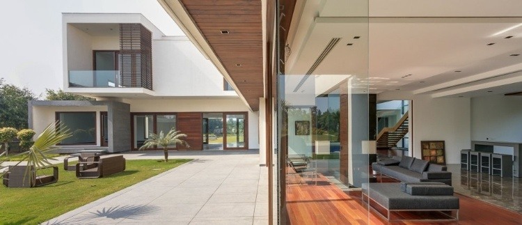 South Court Villa by DADA Partners