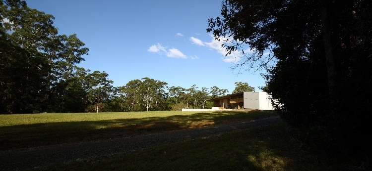 Tenbeerwah Residence by Richard Kirk Architect
