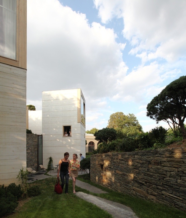 Maison L