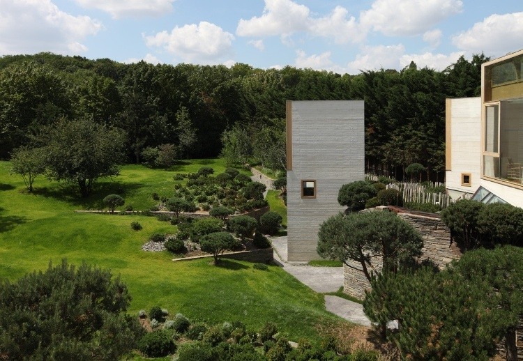 Maison L