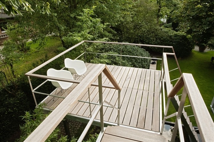 King of the Frogs prefab housing