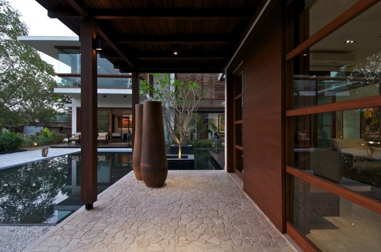 Courtyard House by Hiren Patel Architects Courtyard House by Hiren Patel Architects - 10