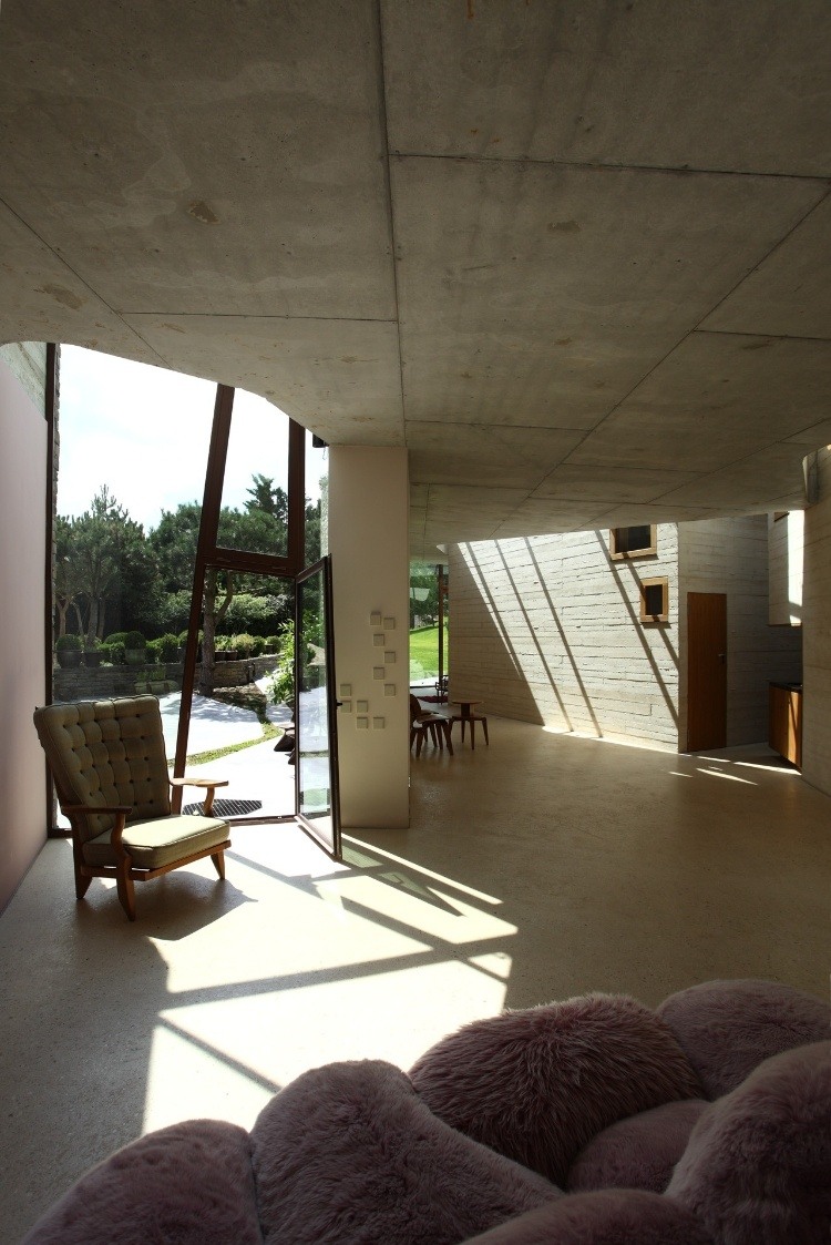 Maison L