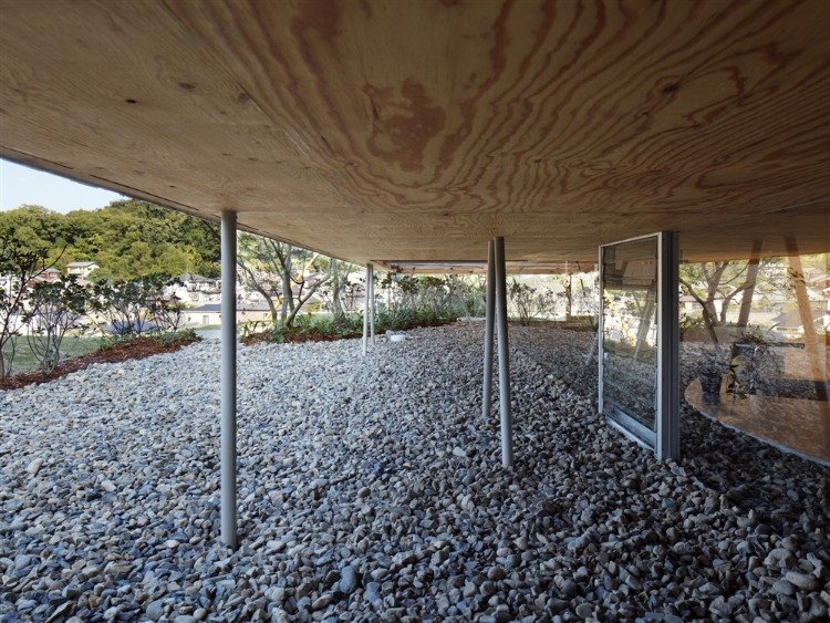 The Pit House by UID Architects & Associates